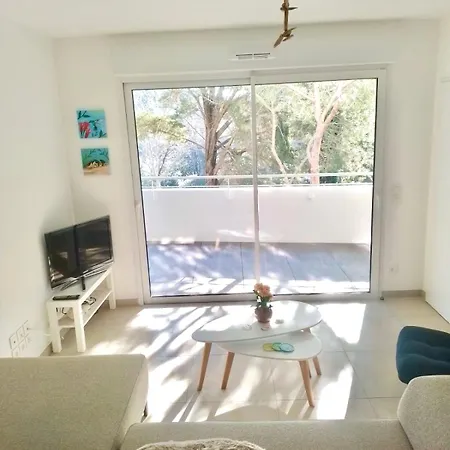 Apartment Le Coba - P3 Cosy, Clim, Parking, A 10 Min A Pied La Grande-Motte